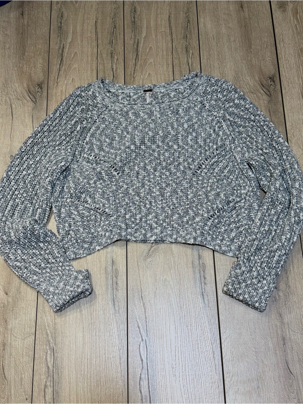 Free People Cropped Knit Sweater Marled Gray Ivory Size Small - Picture 2 of 13